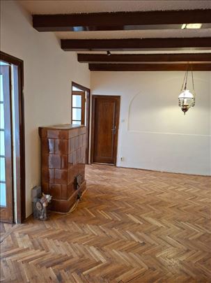 Izuzetan salonac u blizini Ekonomskog fakulteta