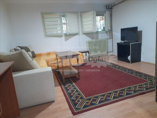 Jednosoban, namešten, Banovo brdo