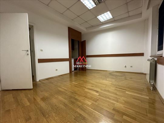 Kancelarijski prostor - 41m2 - Bulevar Oslobođenja