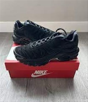 Nike air max plus drift tripple black