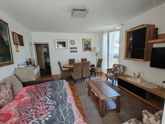 Renoviran,58m²,savršen dom na odličnoj lokaciji! 