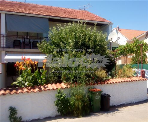Vodice-Hrvatska-Stan na spratu kuće