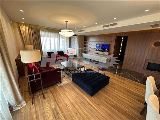 Vrhunski penthouse / 5.0 / terasa 120m2