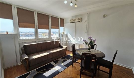 Zrenjanin, Žitni trg, Stan, 3.0, 62m2