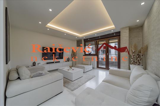 Hram, Nebojsina, 2.0, 60 m2, III od V 