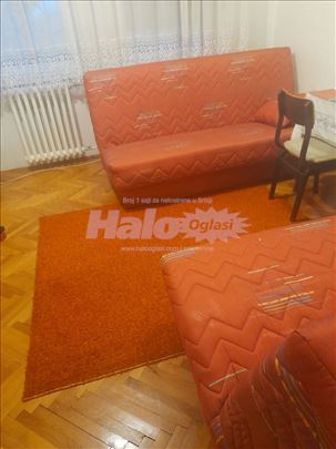  Izdajem nameštenu 2-krev.sobu u stanu u Nišu 