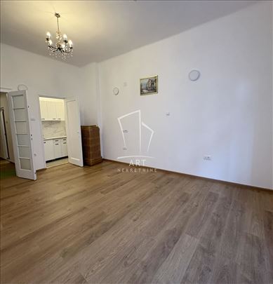 Odlična lokacija, 33m2, Krunska ID#12036