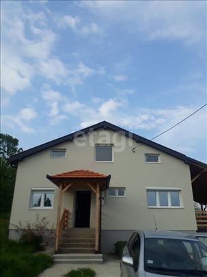 Popović, kuća i plac 
