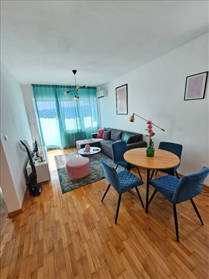 Prelep stan u Mirijevu, novogradnja.