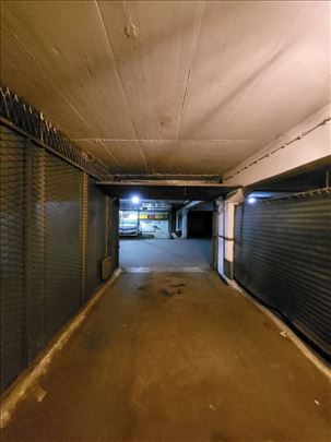 Retko u ponudi! Garažni boks 14m2 - Prote Mateje