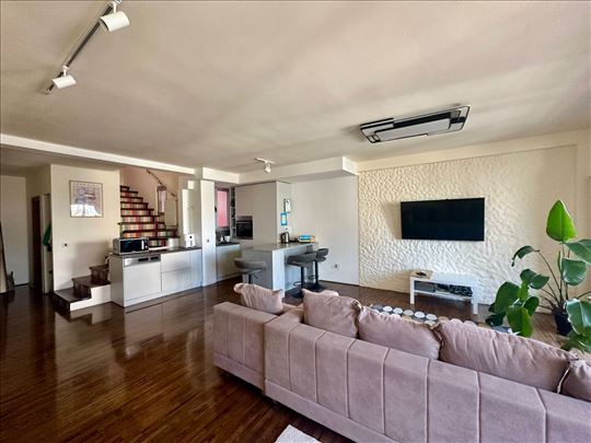 Šarmantan Dupleks na Crvenom Krstu, 104m2, garaža