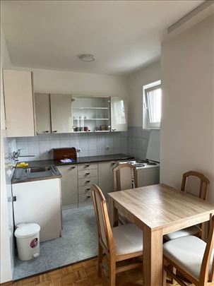 Stan u centru, opremljen, uknjižen, 49m2
