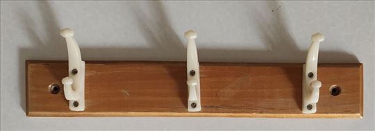 Vintage drvena zidna vesalica iz 80-ih 