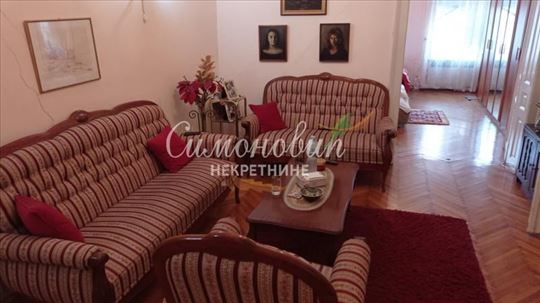 Zemun, Gospodska, pešačka zona, salonac,8.0, 214m2