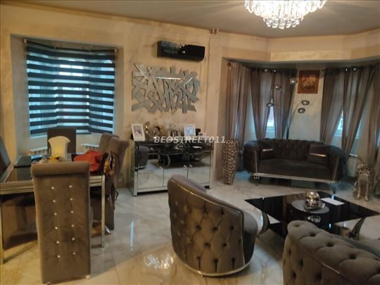 280 m2+150m2 4,parking mesta ,opremljena kuća