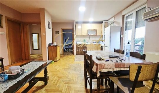 Beograd, Borča, Stan, 3.0, 69m2