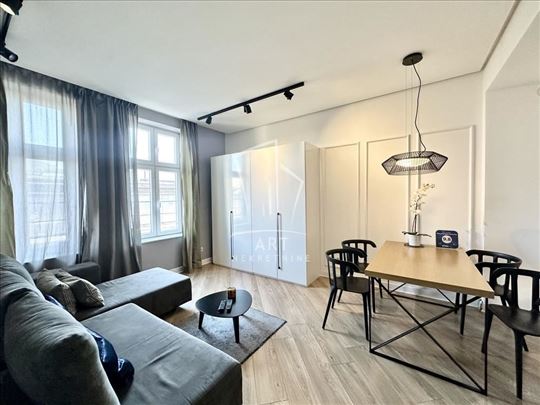 Centar, pešačka zona, namešten, mereno 73m2 ID#120