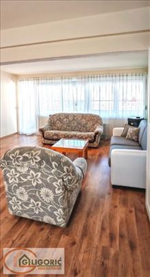 Odličan 4.0-sa garažnim mestom