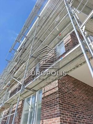 Lux novogradnja sa dvorištem-retko u ponudi ID#817