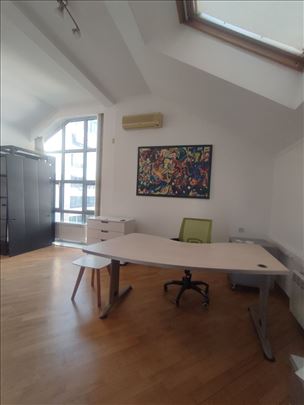 Makenzijeva, 145m² , poslovna zgrada