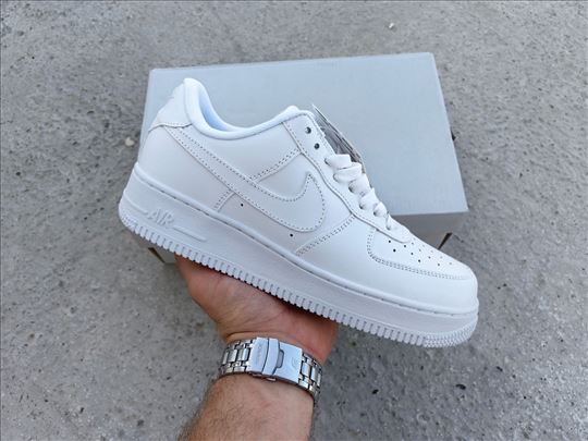 Nike Air Force Triple White