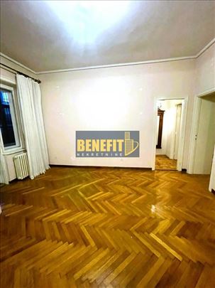 Polunamešten salonac na Dorćolu