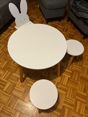 Sto i 3 stolice za decu