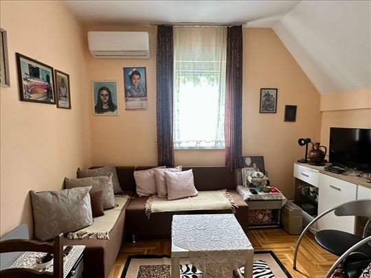 Uknjižen stan, 30m2, Borča, Trg Oslobođenja