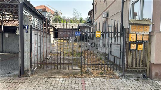 Dedinje kuca sa 2,8 ari placa