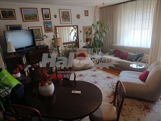 Dvoiposoban stan,Grbavica,74 m2