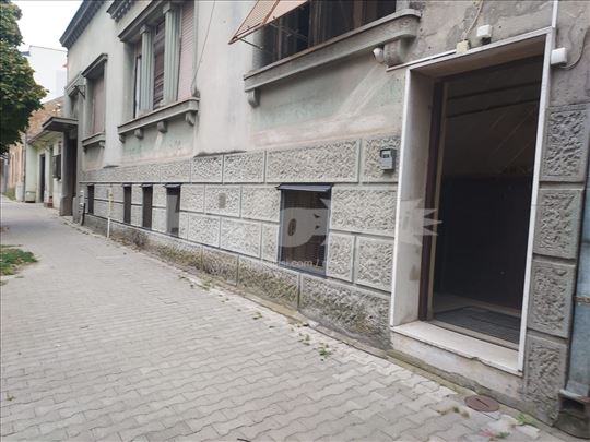 Lokal kod Crkve sa 2 tornja 