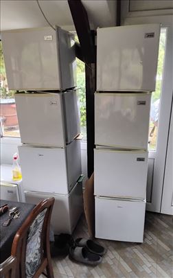 Mini frižideri-barovi Midea 45l GARANCIJA 