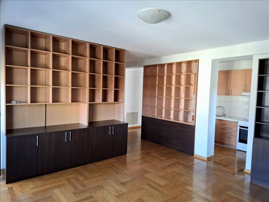 Prodaja stana - Vukov spomenik - 70m2