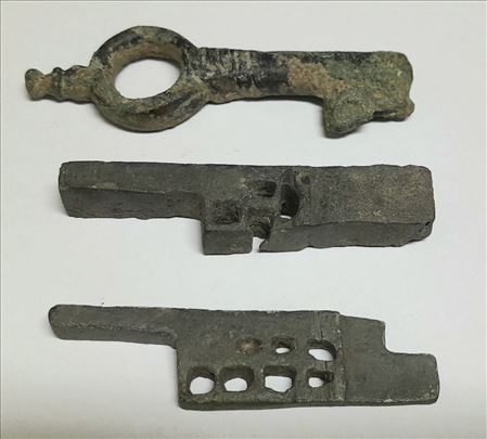 Rare roman key with 2 lock parts 1st -3rd century