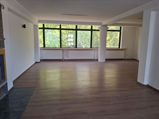 Kancelarijski Prostor 120m2 u ul.Bul.Oslobođenja