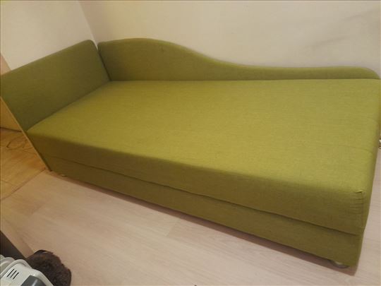 Prodajem malo korišćen krevet