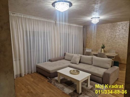 Stari Banovci - Pere Čodanovića, 95m2 + garaža