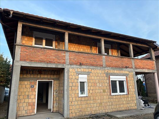 Uknjižena kuća, Surčin/Ledine, 3.5ari, 281m2