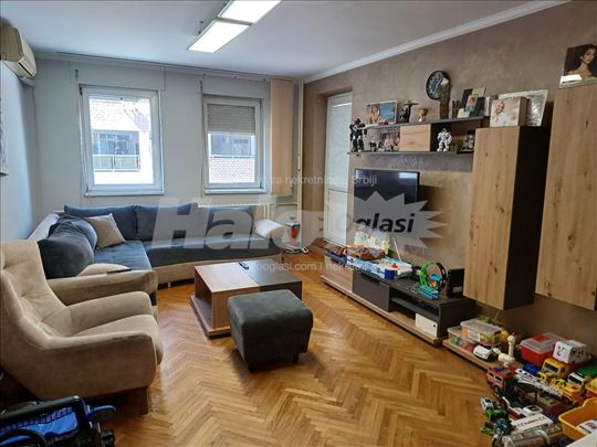 YBC 3.0 150m² terase I bašta 1sp. sa gar. izdaje v