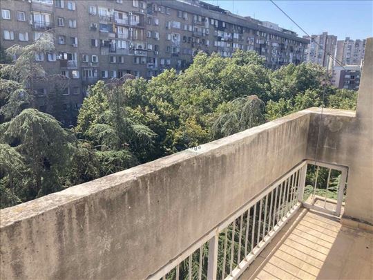 Blok 28, Španskih boraca, 97 m2 + 5 m2
