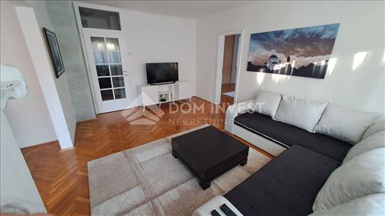 Dvosoban namešten stan na Sunčanoj padini, 56m2