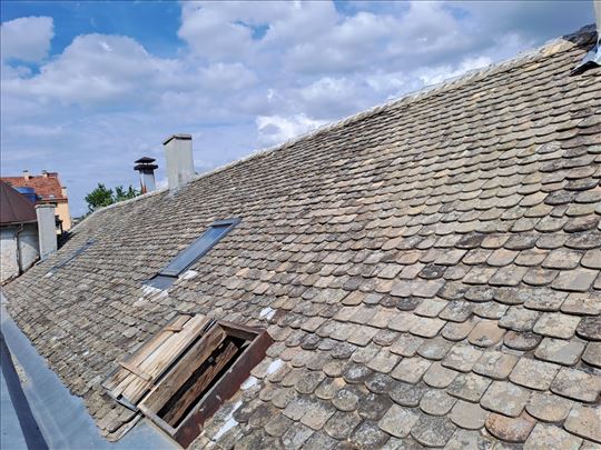 Hitne popravke svih vrsta krovova ~~Novi Sad~~