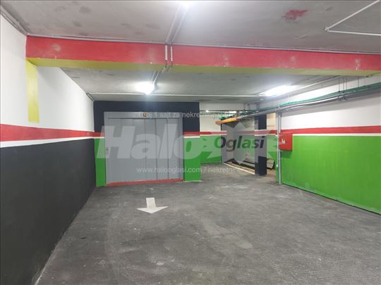 Izdajem garazno mesto Sumatovacka 155