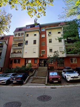 Mirjevo Ulofa Palmea 3-soban