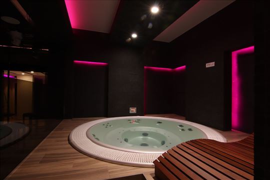 N.Bgd YU biznis centar lokal 107m(tri lokala)LUX