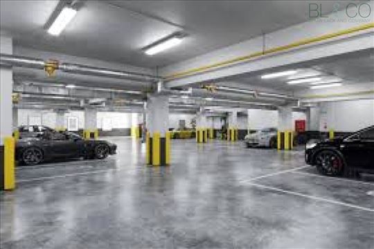 Parking mesto u zgradi Bw Aqua