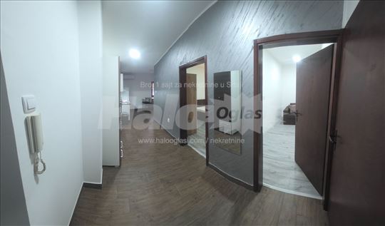   Potpuno renoviran 56m2, Medak 2