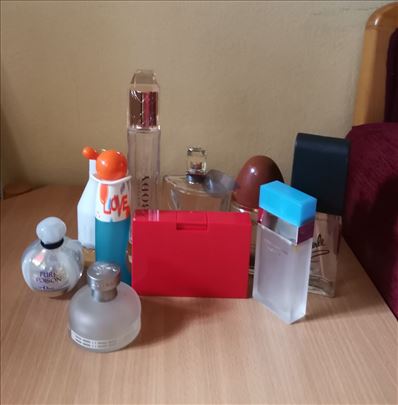 Prazne bočice parfema - poklanjam