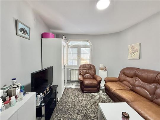Uknjižen 2.5 stan 64m2+10m2 terasa ID#12088