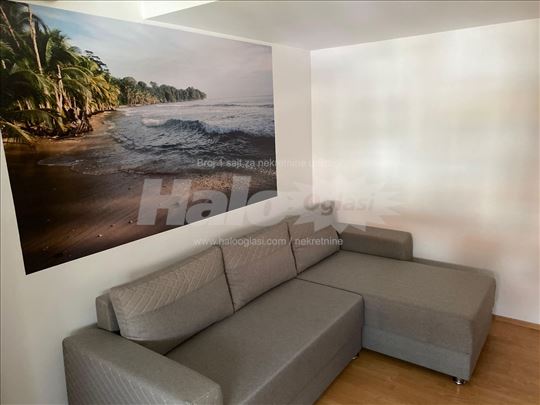 Namešten stan 32m², blizu okretnice 51, Bele vode
